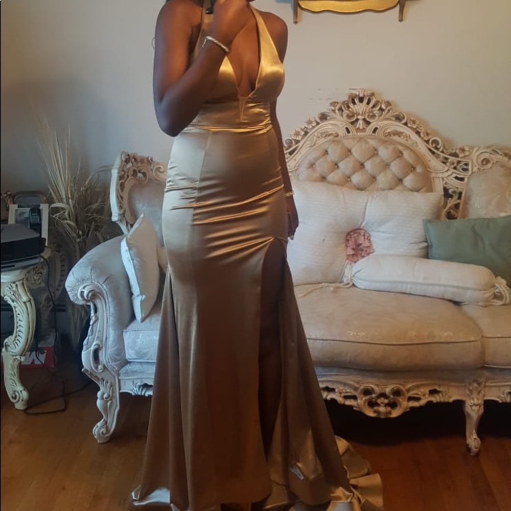 Prom dress, size 6. Great Condition! - Picture 3 of 5